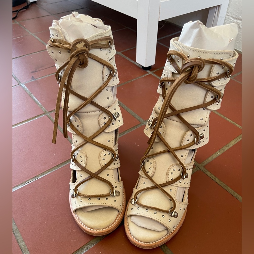 FreeBird by Steven Brandy Size 7 in Bone Leather Excellent Condition - Picture 3 of 3